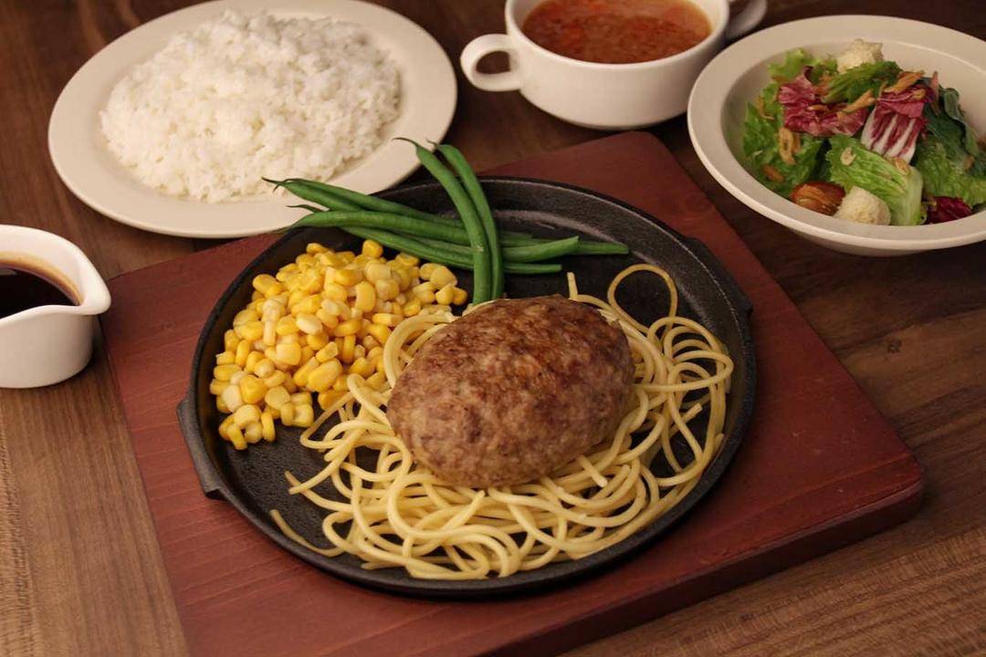 Restoran Asal Jepang Spesialisasi Hamburg Sajikan Daging Super Juicy