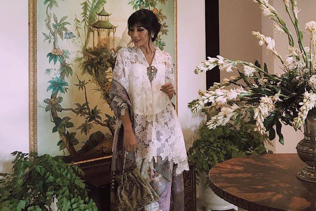 Tampil Anggun, Ini Dia 9 Inspirasi Busana untuk Bridesmaid