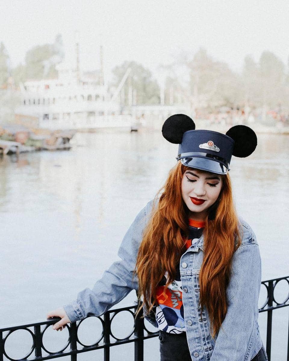 instagram.com/loverocketsliz/