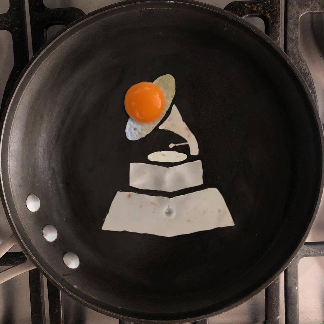 Instagram.com/the_eggshibit