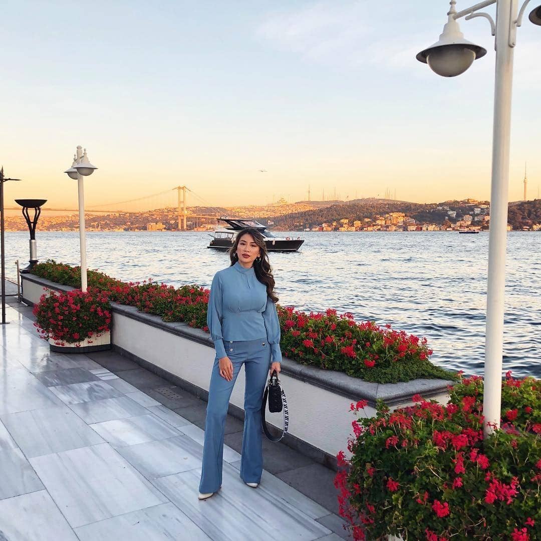 Instagram.com/keziatoemion