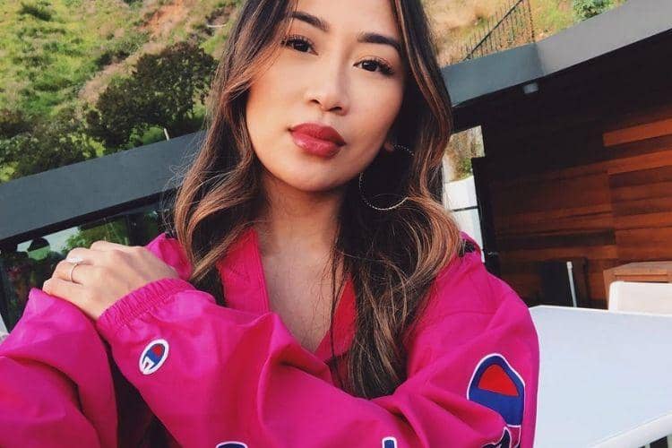 Instagram.com/@keziatoemion