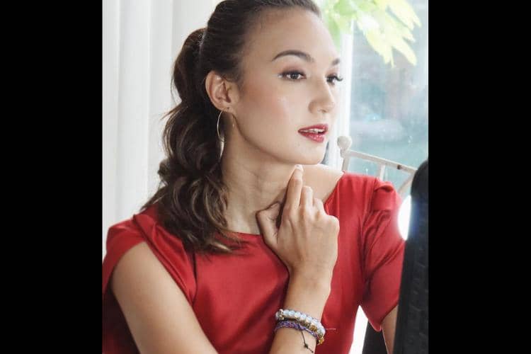 Instagram.com/@nadinelist