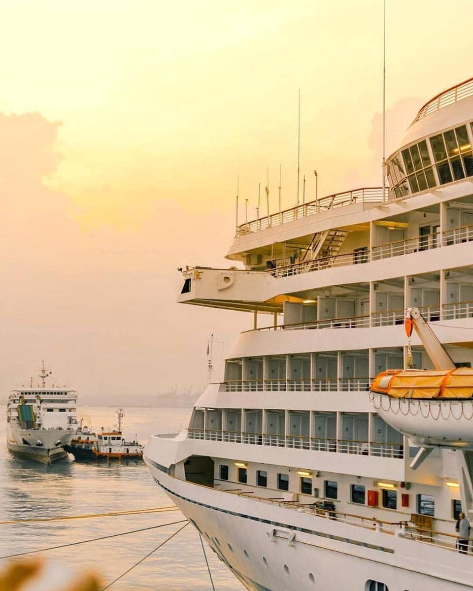 instagram.com/exploresurabaya