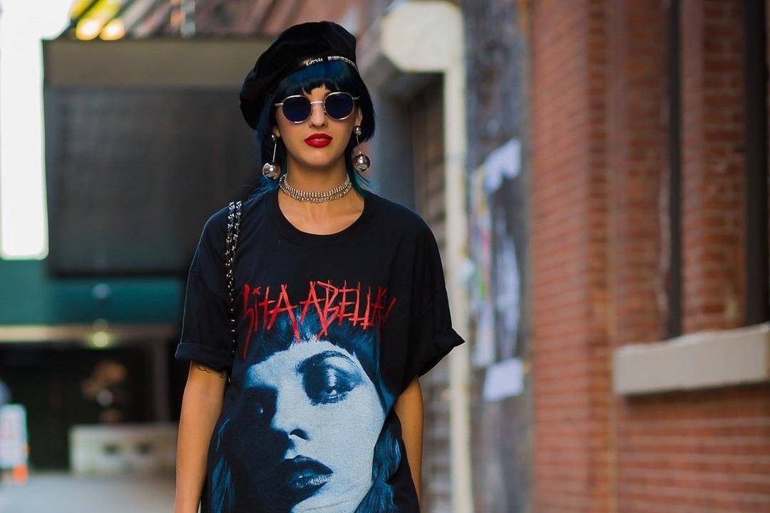 On Point! 7 T-shirt Hitam Terkeren di Minggu Ini