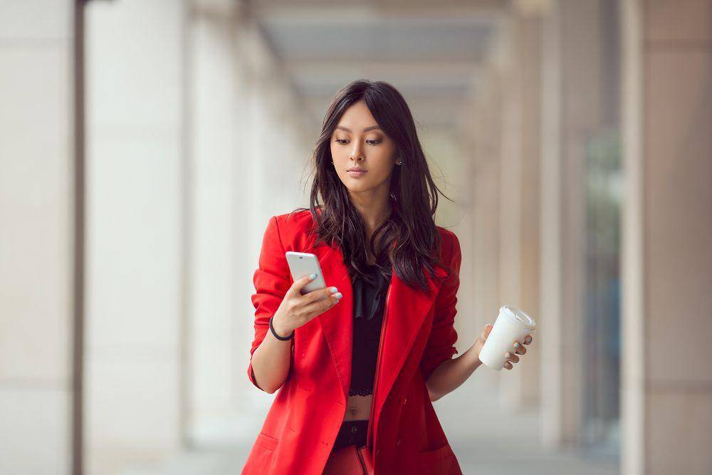 Anti-Fail! Ini 5 Trik Mix n Match Pakaian Berwarna Merah, Berani Coba?