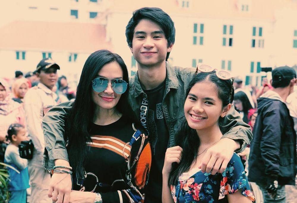 Instagram.com/devdanendra