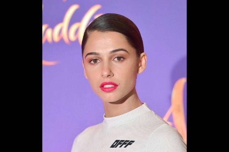 Instagram.com/@naomigscott