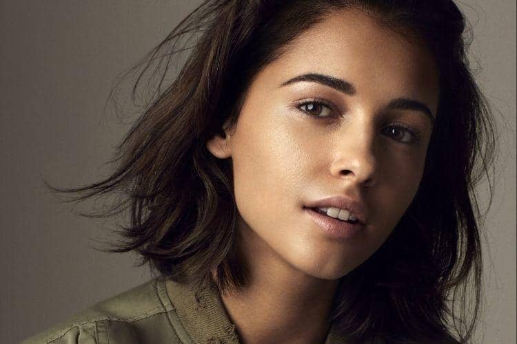 Instagram.com/@naomigscott