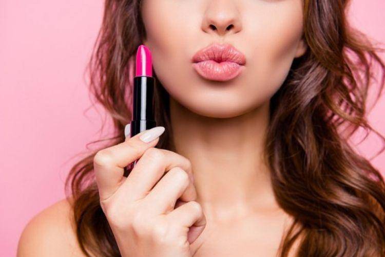 7 Cara Mencerahkan Bibir Hitam yang Bisa Dicoba
