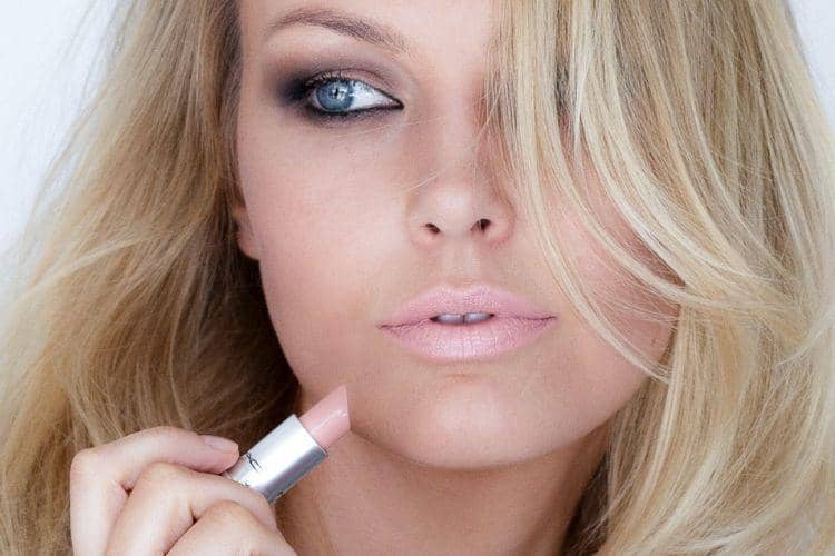 lipglossandcoffee.com