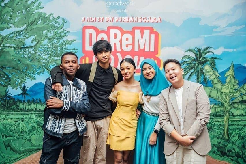 Instagram.com/nashwaaaz