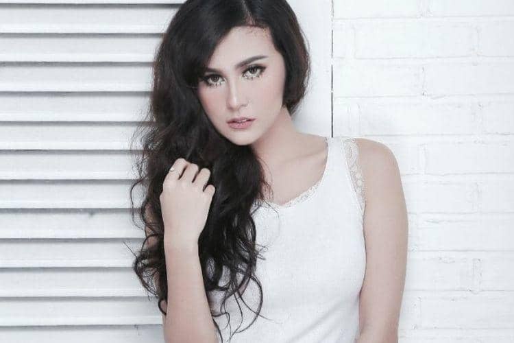 Instagram.com/@vicymelanie