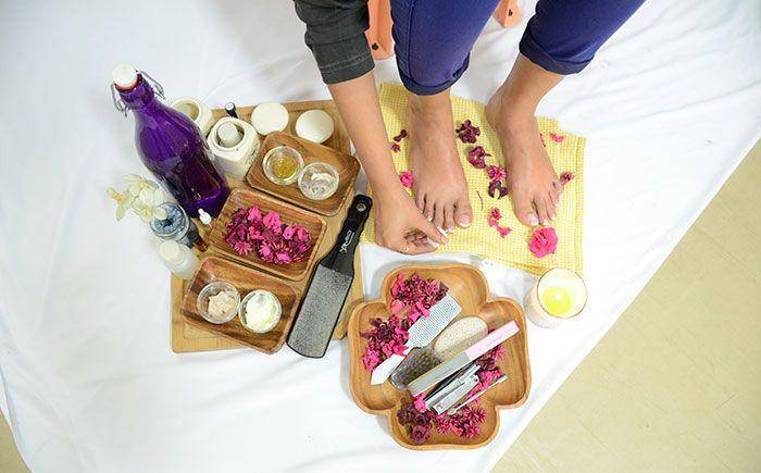 5 Langkah Perawatan Pedicure yang Bisa Kamu Coba di Rumah  