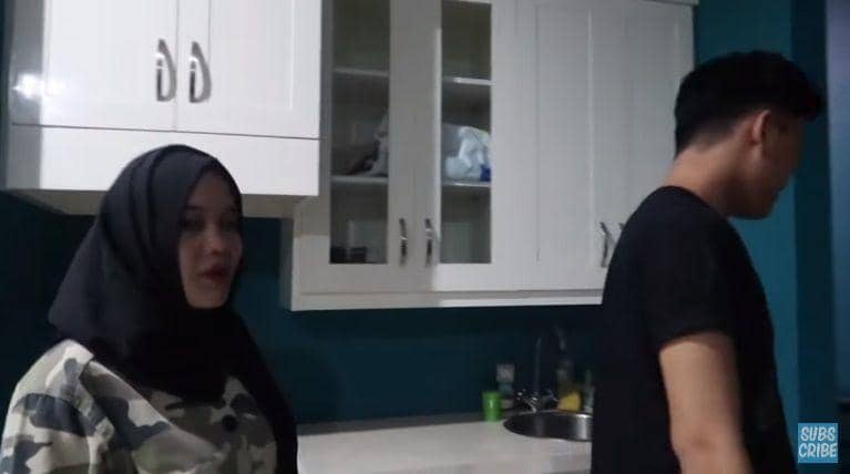 YouTube.com/Putri Delina