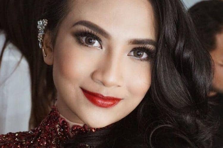 Instagram.com/@vanessaangelofficial