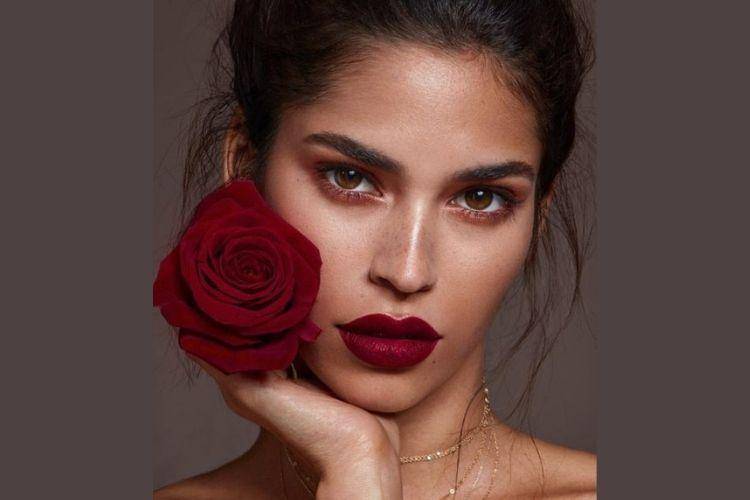 7 Penyebab Bibir Hitam yang Harus Kamu Hindari 