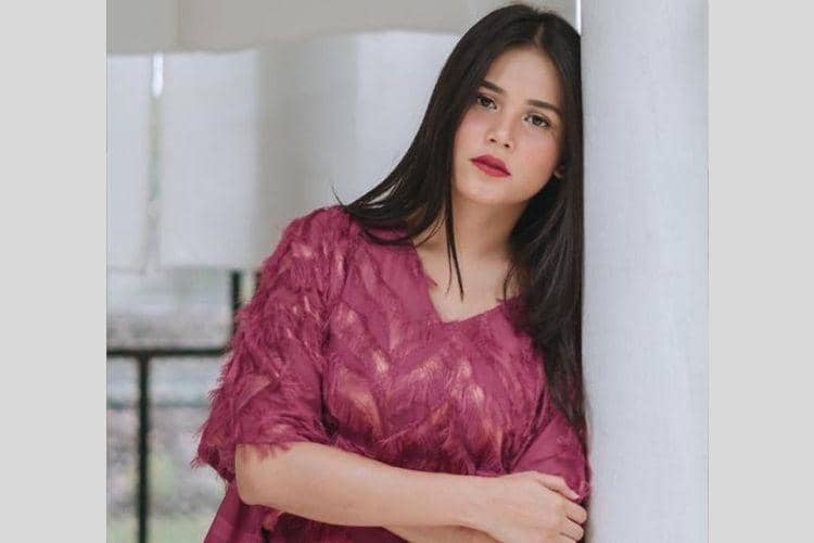 Instagram.com/@yunitasiregar