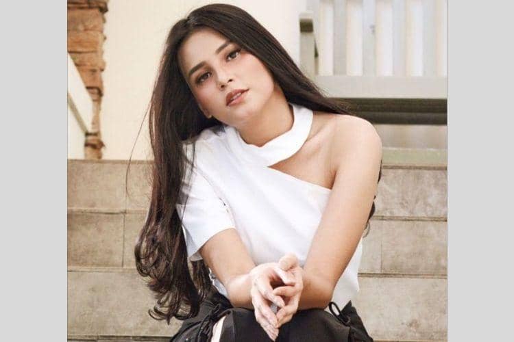 Instagram.com/@yunitasiregar