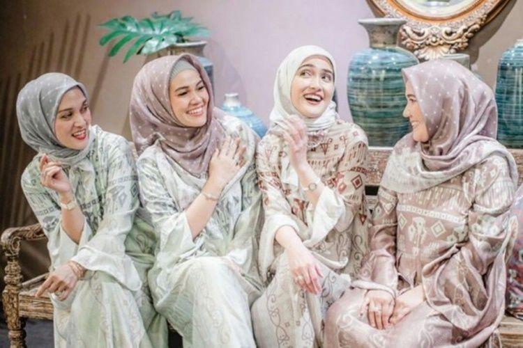 Kisah 14 Artis yang Lahir dari Keluarga Beda Agama, Tetap Toleransi