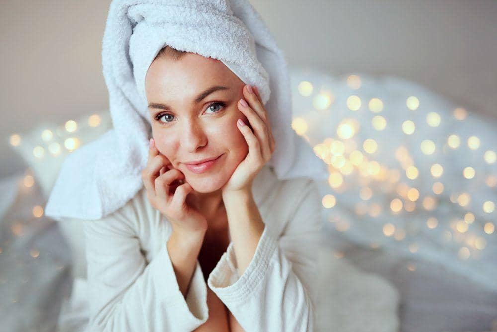 shutterstock.com/mary9