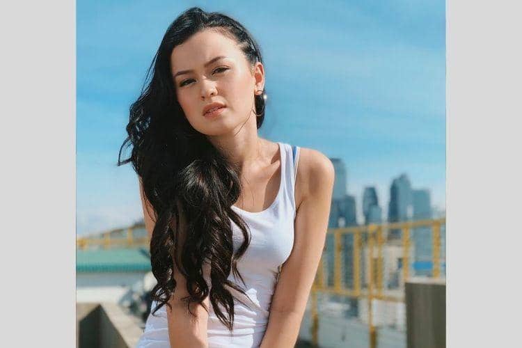 Instagram.com/@kimbrlyryder