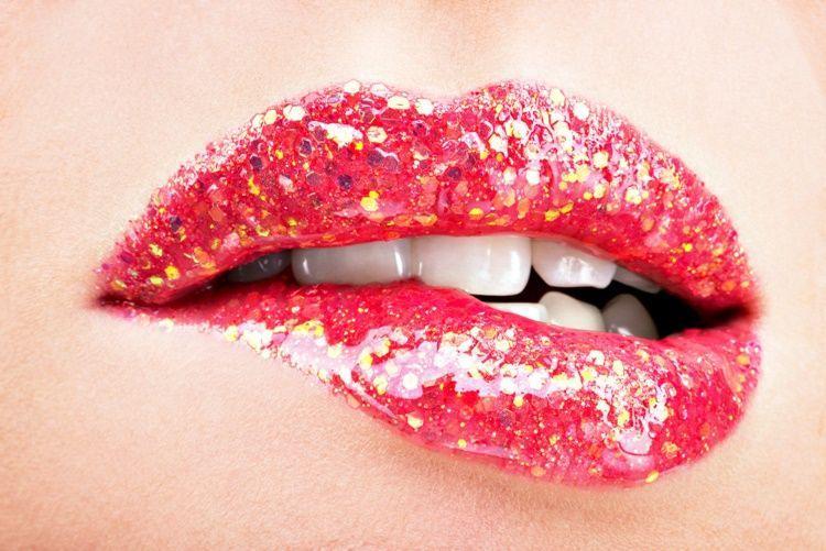 10 Manfaat Ciuman Bibir dengan Pasangan