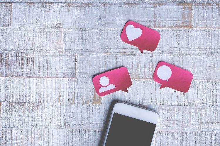 14 Teknik Unik Chating sama Gebetan Inilah Buat Ia Senang sejajar Sobat