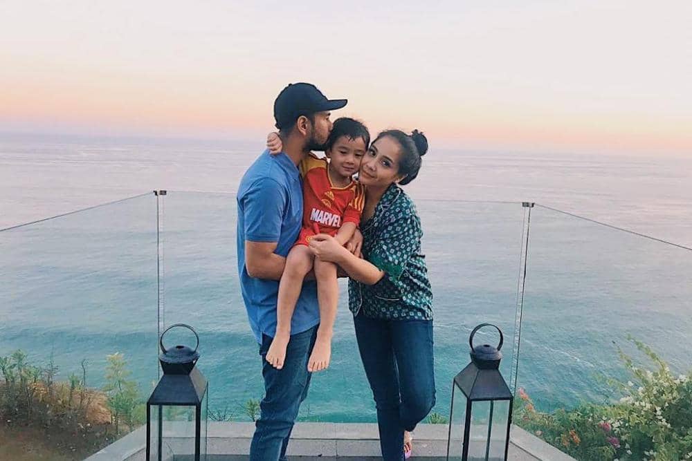 Instagram.com/@raffinagita1717