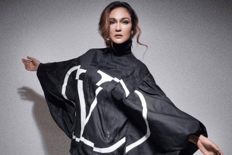 Instagram,com/@lunamaya