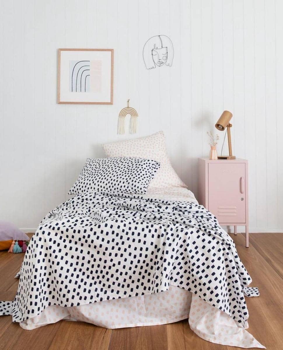 instagram/ @shopmorethanever