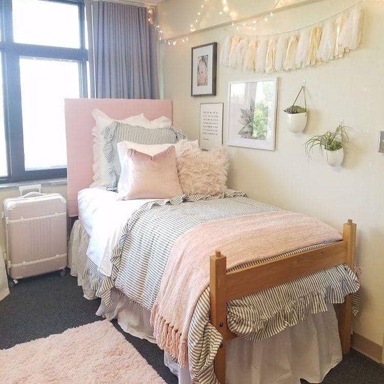 instagram/ @bedsandbedrooms