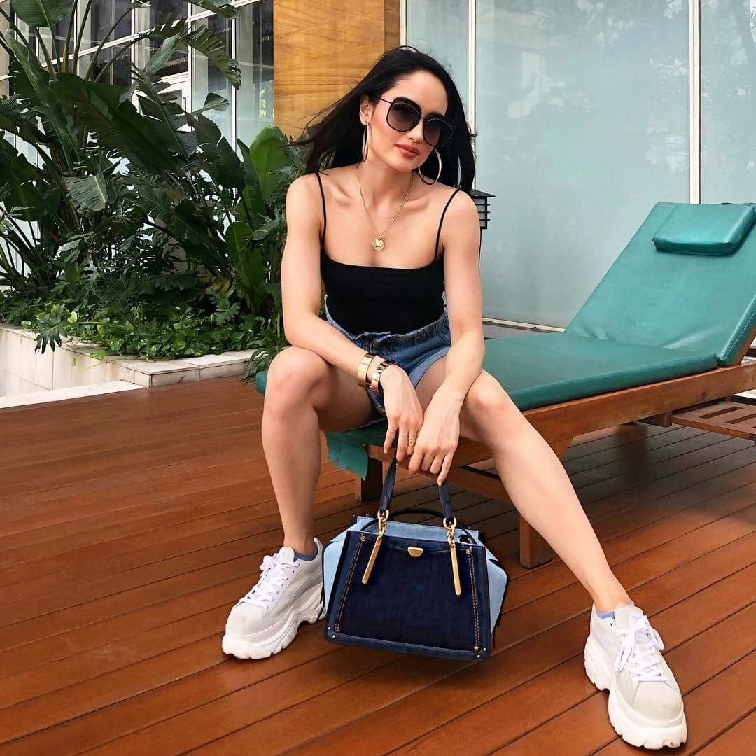 Instagram.com/claurakiehl