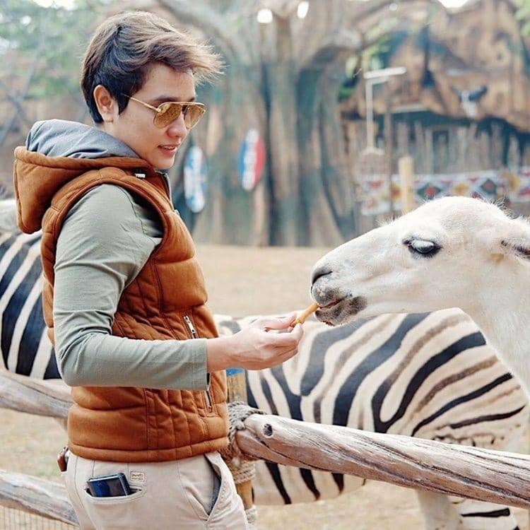 Instagram.com/a13ash