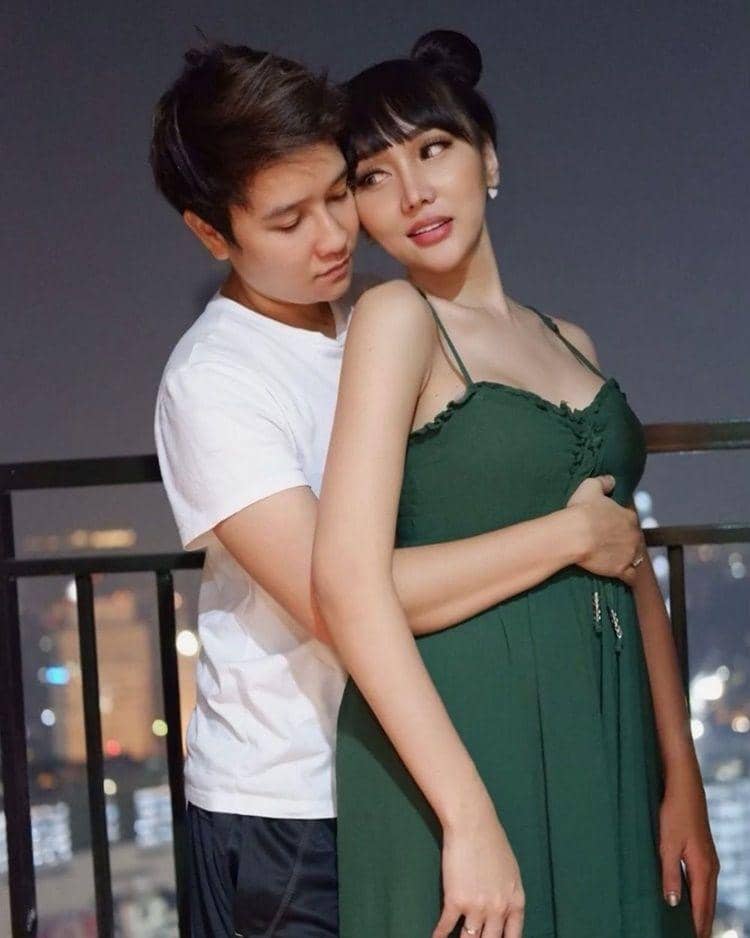 Instagram.com/a13ash