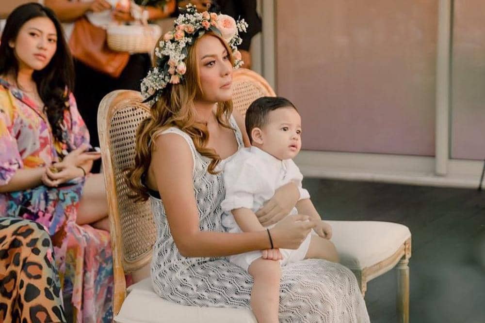 Instagram.com/@aurelie.hermansyah