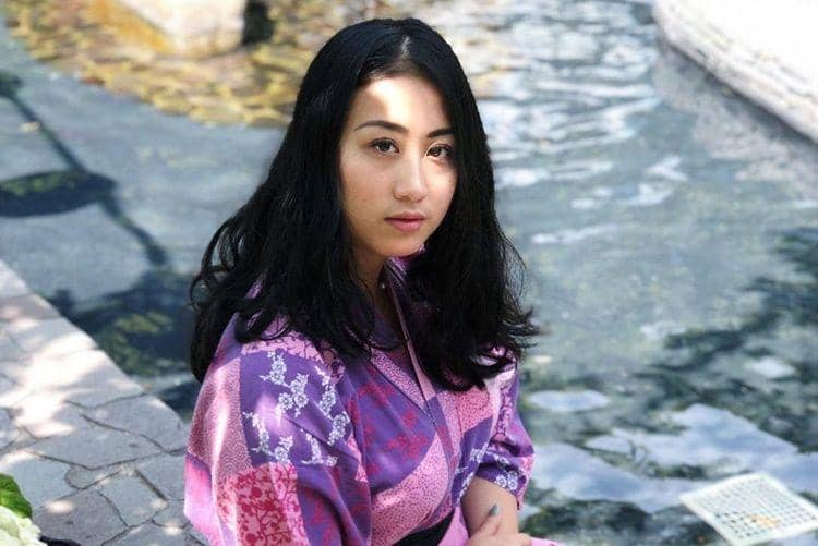 Instagram.com/vanessasurya