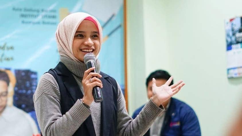 Instagram.com/sherlyannavita