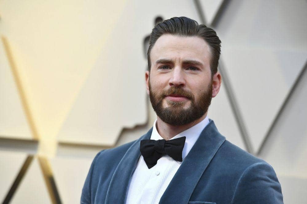https://farmweek.com/chris-evans-hailed-a-gentleman-for-helping-regina-king-up-to-oscars-stage/