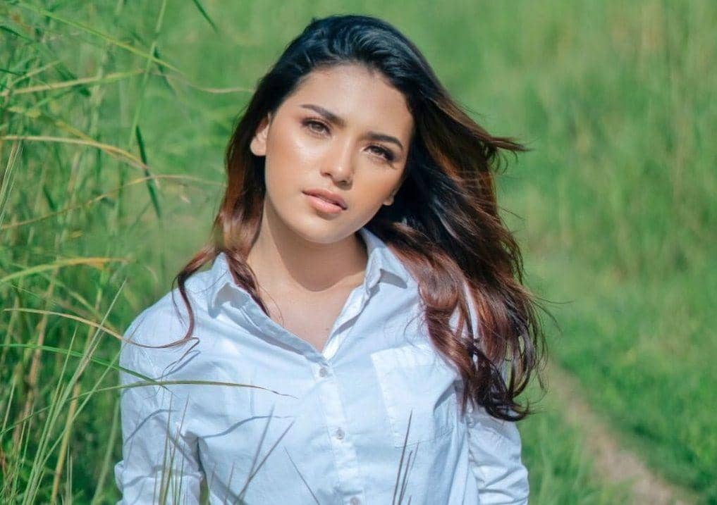 Instagram.com/sarlinjones