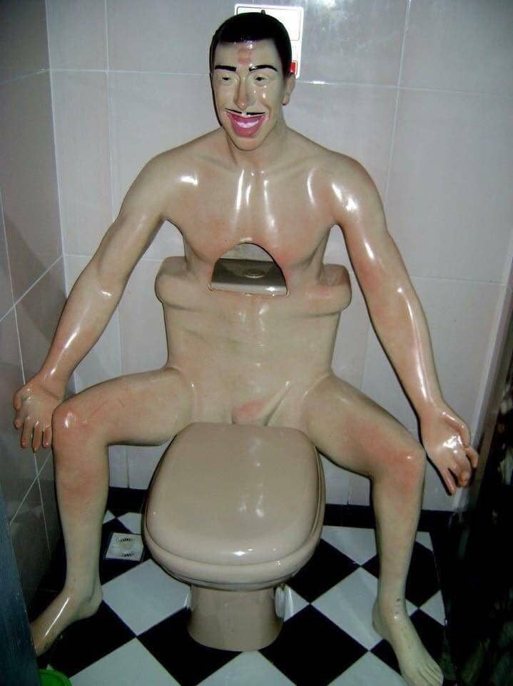 Twitter.com/scarytoilet