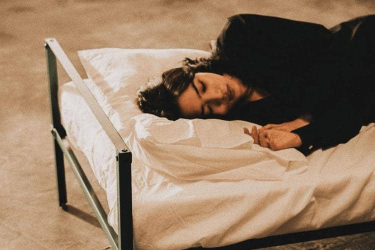 Instagram.com/@isyanasarasvati