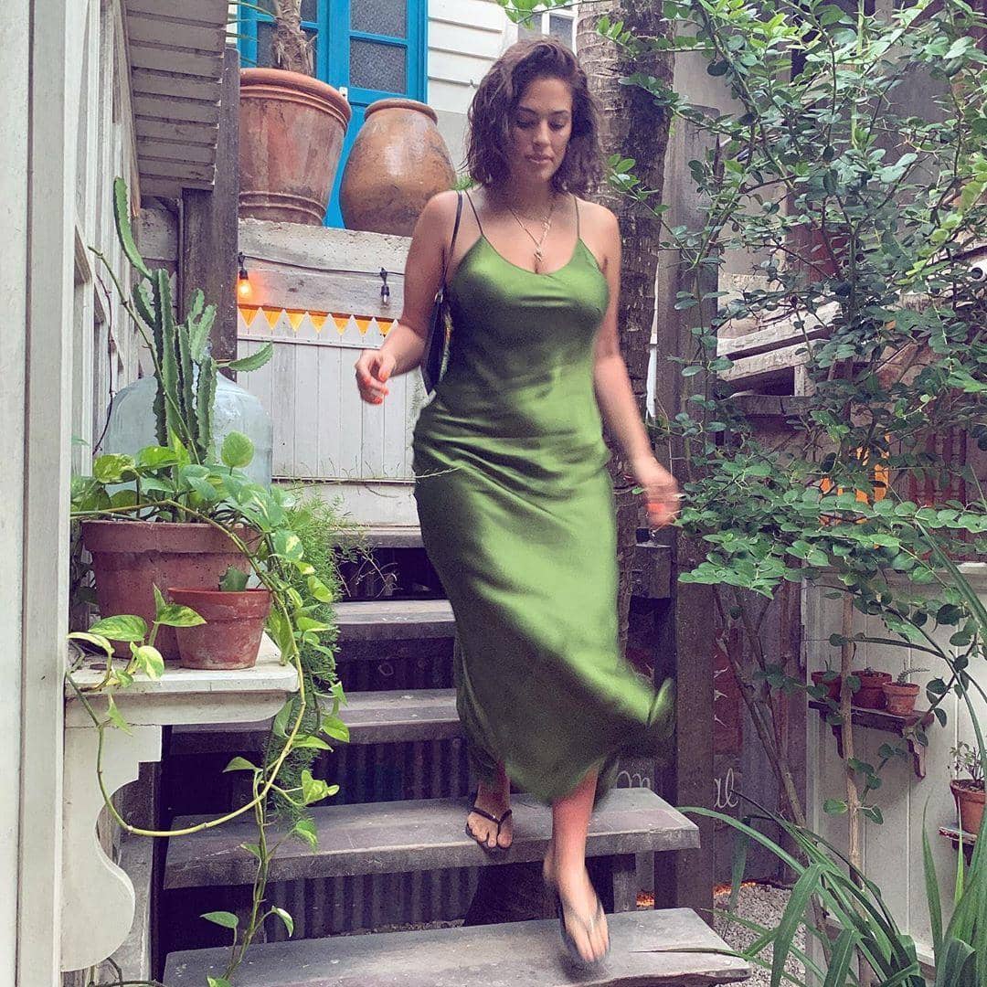 Instagram.com/ashleygraham