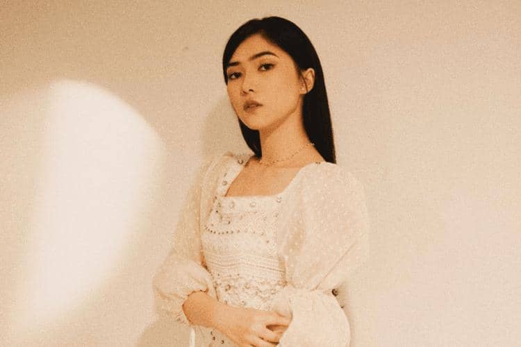 Instagram.com/@isyanasarasvati