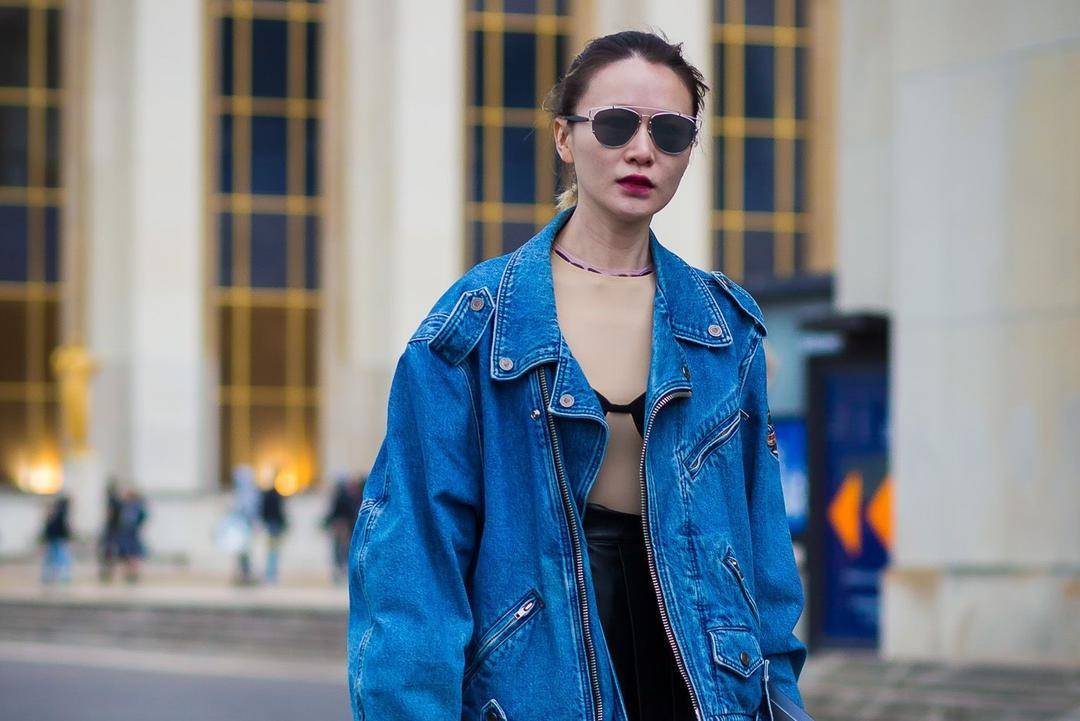 #PopbelaOOTD: Saatnya Tampil Keren Memakai Jaket Denim!