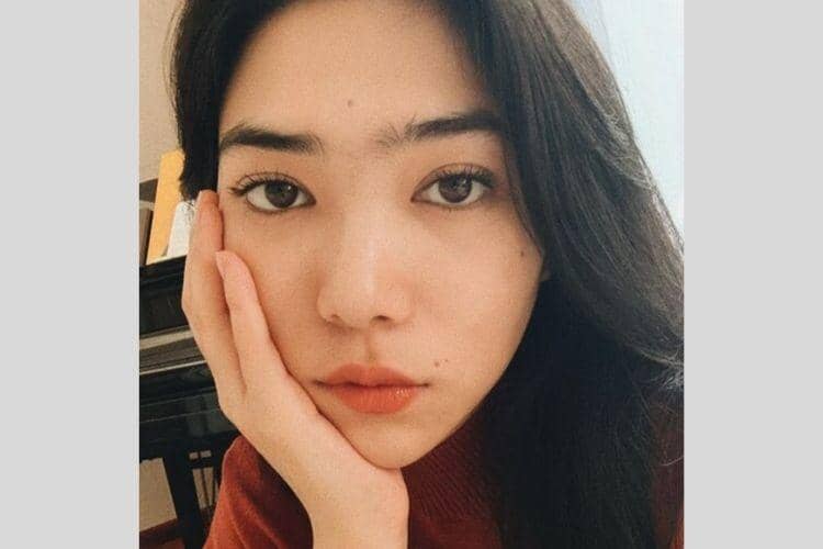 Instagram.com/@isyanasarasvati