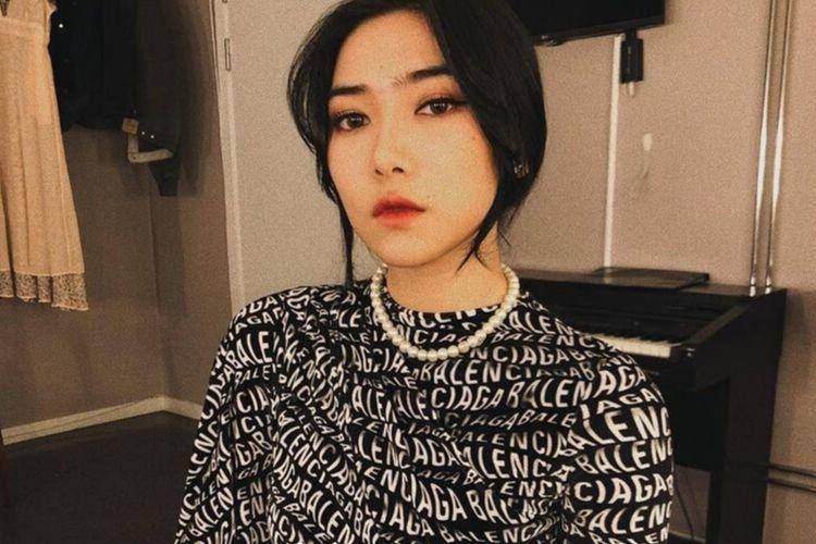 Instagram.com/@isyanasarasvati