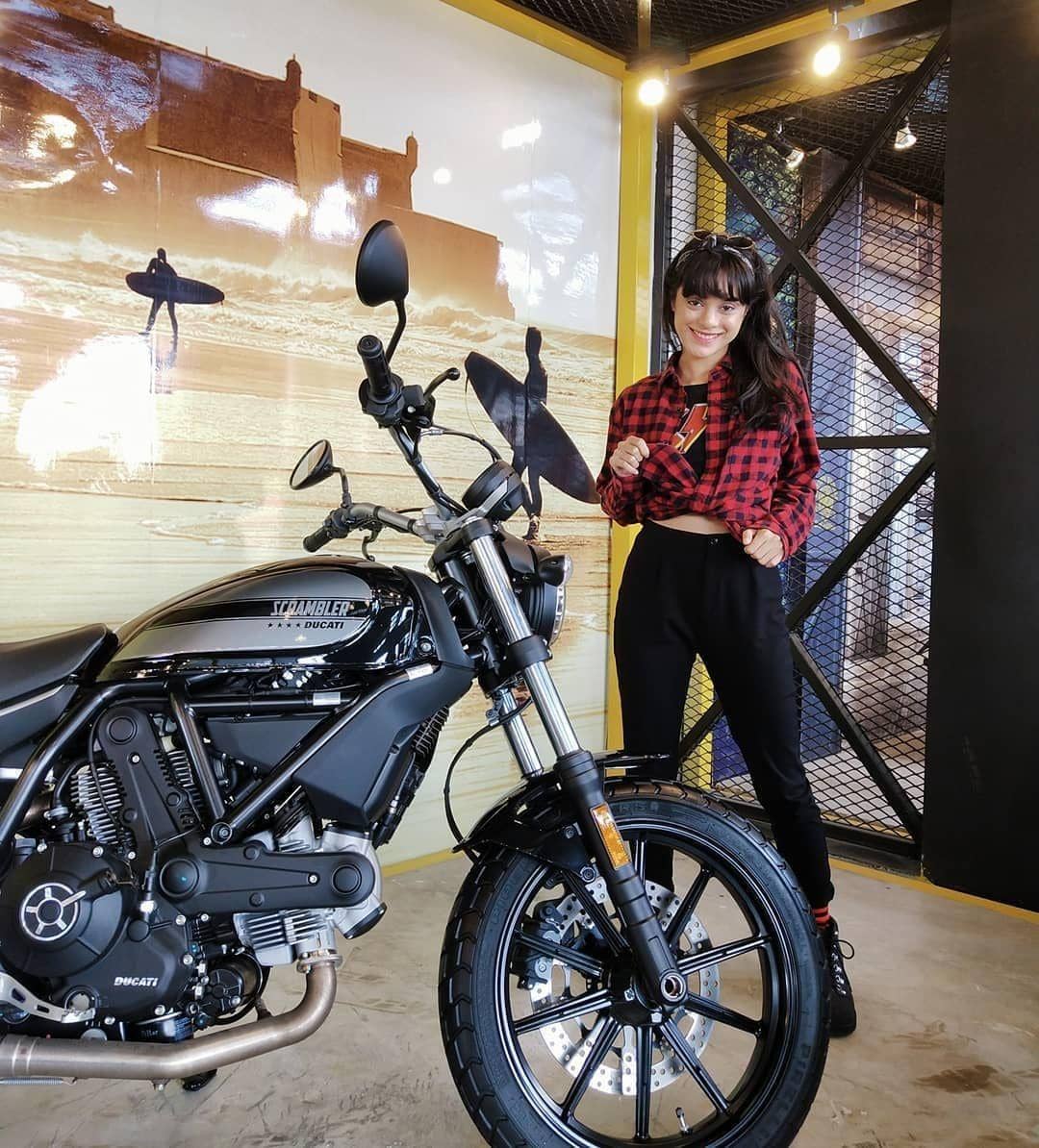 Instagram.com/jasminenoor