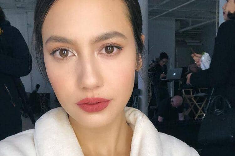 Instagram.com/@pevpearce