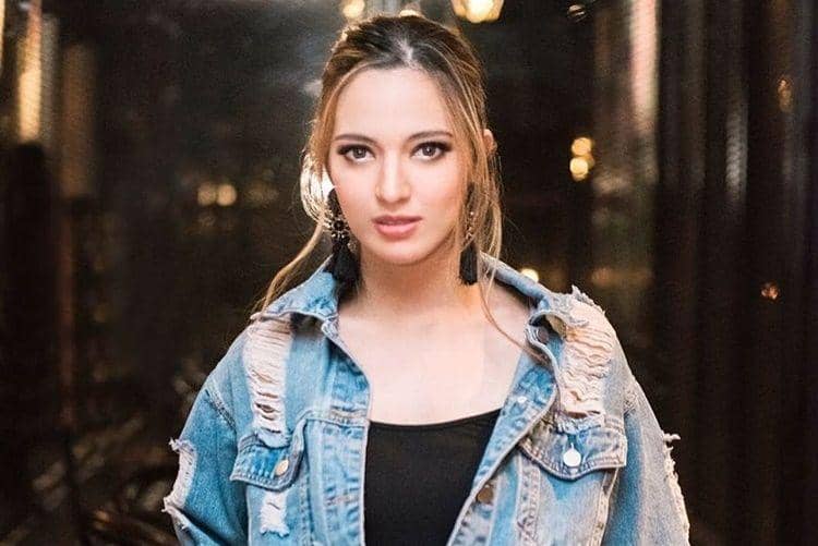 Instagram.com/ramadhaniabakrie